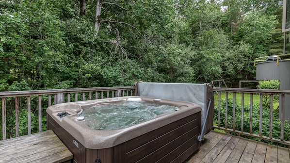Bain à remous extérieur