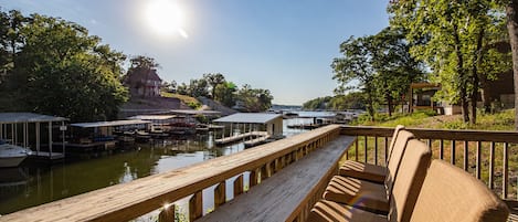 Calm Cove Views with Lakefront Living