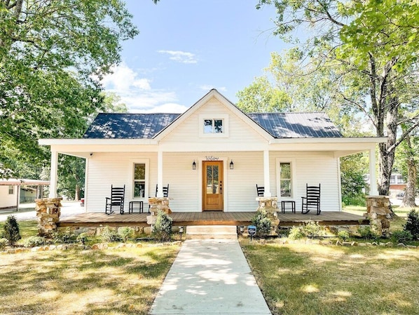 Newly remodeled 1920s home in downtown Monteagle