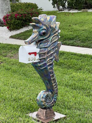 Shelly the mailbox