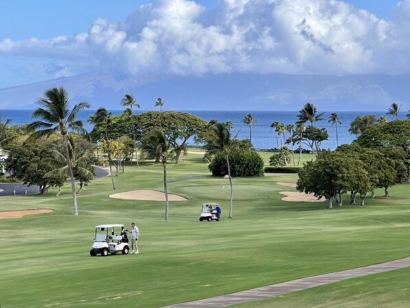 Enjoy golf course and ocean views plus views of the Maui Eldorado's beach cabana