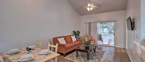 Gainesville Vacation Rental | 1BR | 1BA | 790 Sq Ft | Step-Free Access