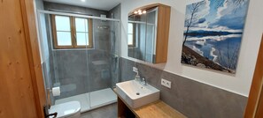 Kaiserblick 5 Zwei-Raum-Appartement mit großer Terrasse-Bad