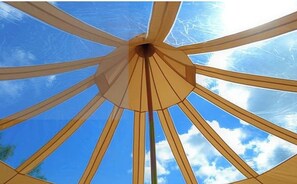 Ceiling of the stargazer tent = maximum day & night views!