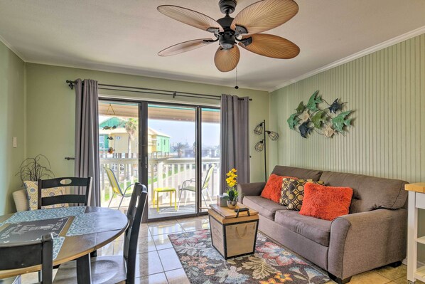 Corpus Christi Vacation Rental | 1BR | 1BA | 420 Sq Ft | Step-Free Access