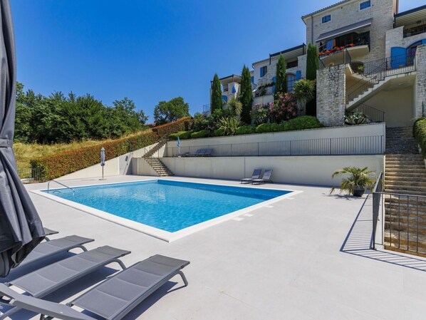 Schwimmbad, Urban Design, Verbundwerkstoff, Resort, Landscaping, Garten, Beton, Estate, Schatten, Villa