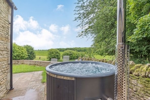 Owls Roost Hot Tub - StayCotswold