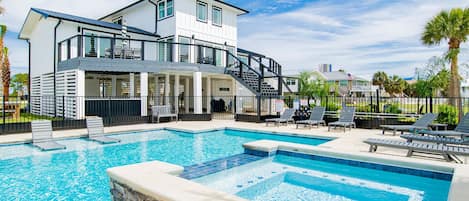 Welcome to Laguna Vista - Private Pool & Whirlpool (heated for an additional fee)