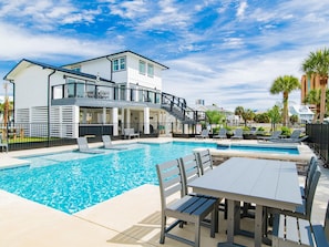 Private Pool & Patio