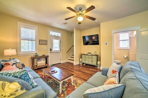 Living Room | Queen Sleeper Sofa | 1st Floor | Wireless Internet