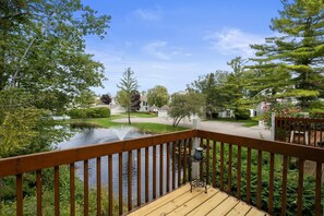 Lakeside 16 Deck Overlooking Pond