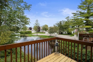 Lakeside 16 Deck Overlooking Pond