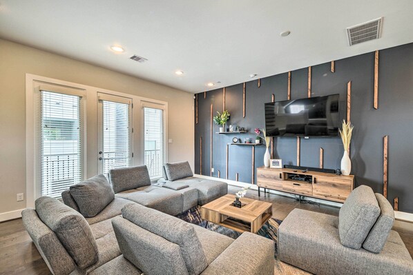 Houston Vacation Rental | 3BR | 3.5BA | 2,187 Sq Ft | Step-Free Access