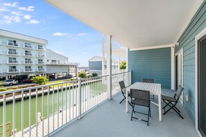 Sit out on the Large Balcony and enjoy the Canal and the Sweet Bay Breeze!