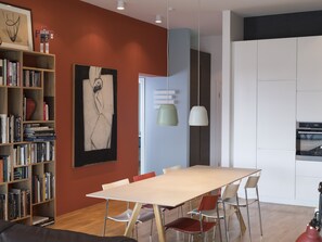 Kitchen table