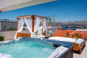 Bain à remous extérieur
