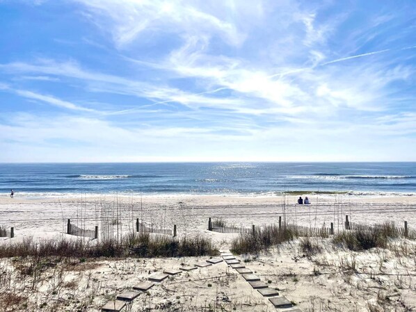 Beachfront for your convenience! Chairs, towels, shade, toys, & more provided! 