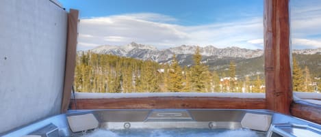 The views from the hot tub are simply gorgeous | Exterior