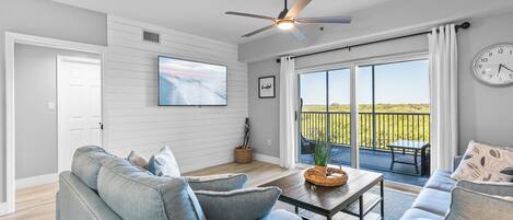 Welcome to Oceanwalk 5-405!