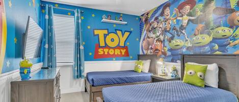 Toy Story Room: Two twin-sized bed (upper floor)