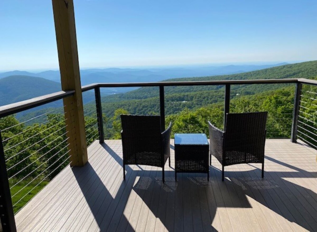 Mountain View Wintergreen Condo – Sleeps up to 4