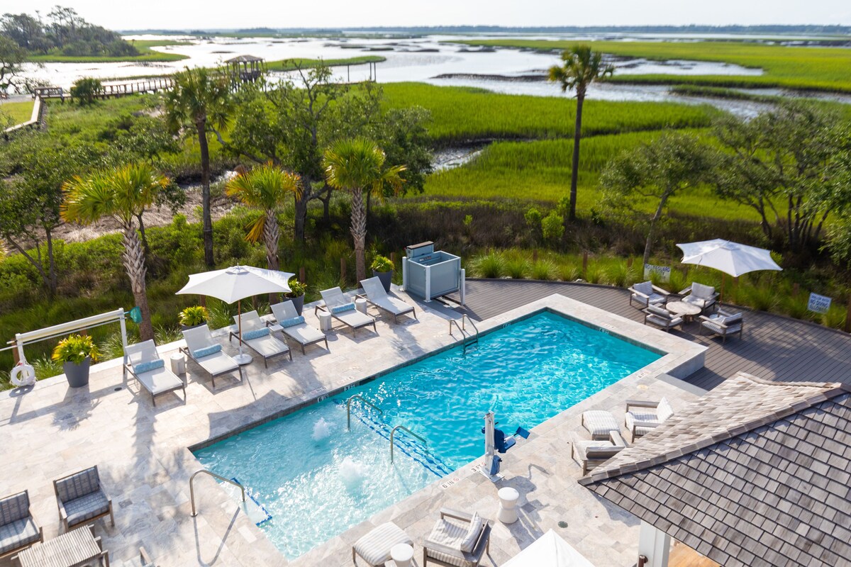 “Eagles Nest” (3035 Southerly Way) 2 person creekside bungalow at Kiawah River ~ Pet Friendly