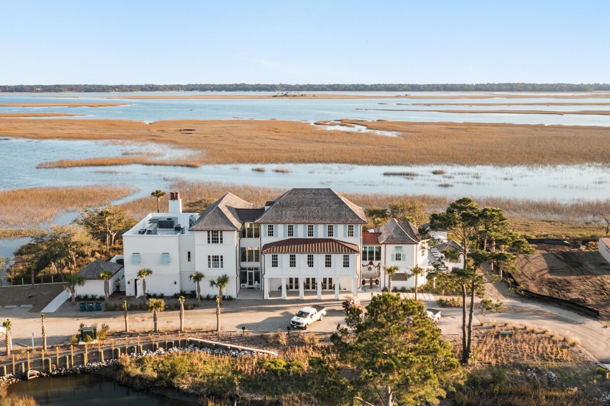 “Oystercatcher” (3039 Southerly Way) 2 person creekside bungalow at Kiawah River