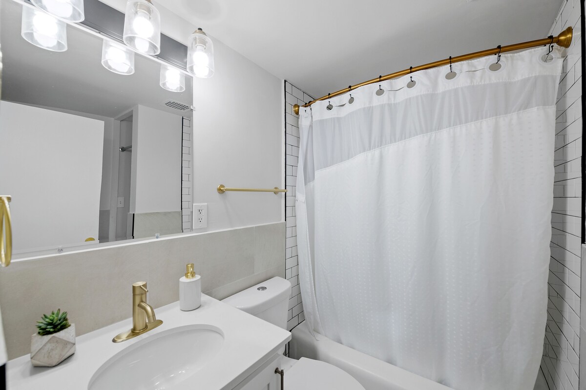 The Mayflower – Luxury Beachside Penthouse #1601