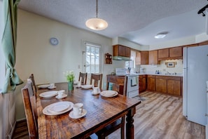 Dining room blends seamlessly into the kitchen to enjoy meals all together.