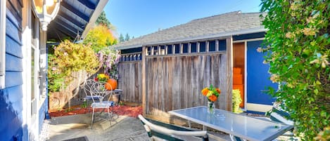 Portland Vacation Rental | 1,300 Sq Ft | 2BR | 2BA | Step-Free Access