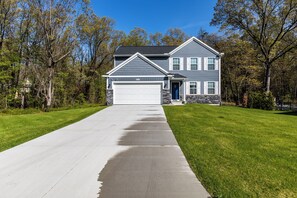 Newly Built two story home on quiet cul du sac