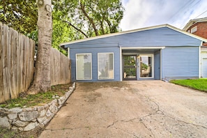 House Exterior | Driveway Parking (2 Vehicles) | RV/Trailer Parking