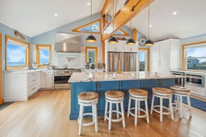Surf or Sound Realty - 1025 - Pflueger's Lure - Kitchen -6