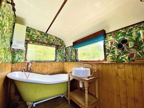 Bathroom | Gertrude - Bellcroft, Clyffe Pypard