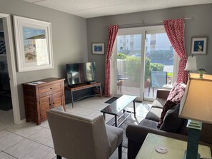 5112 Living Room