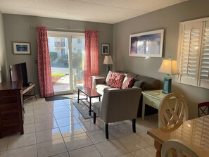 5112 Living Room