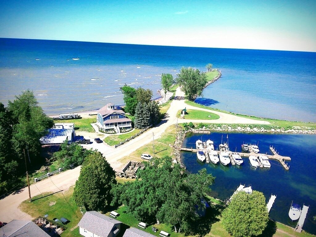 Rental Beach house on Lake Huron w/ private beach and Tiki bar