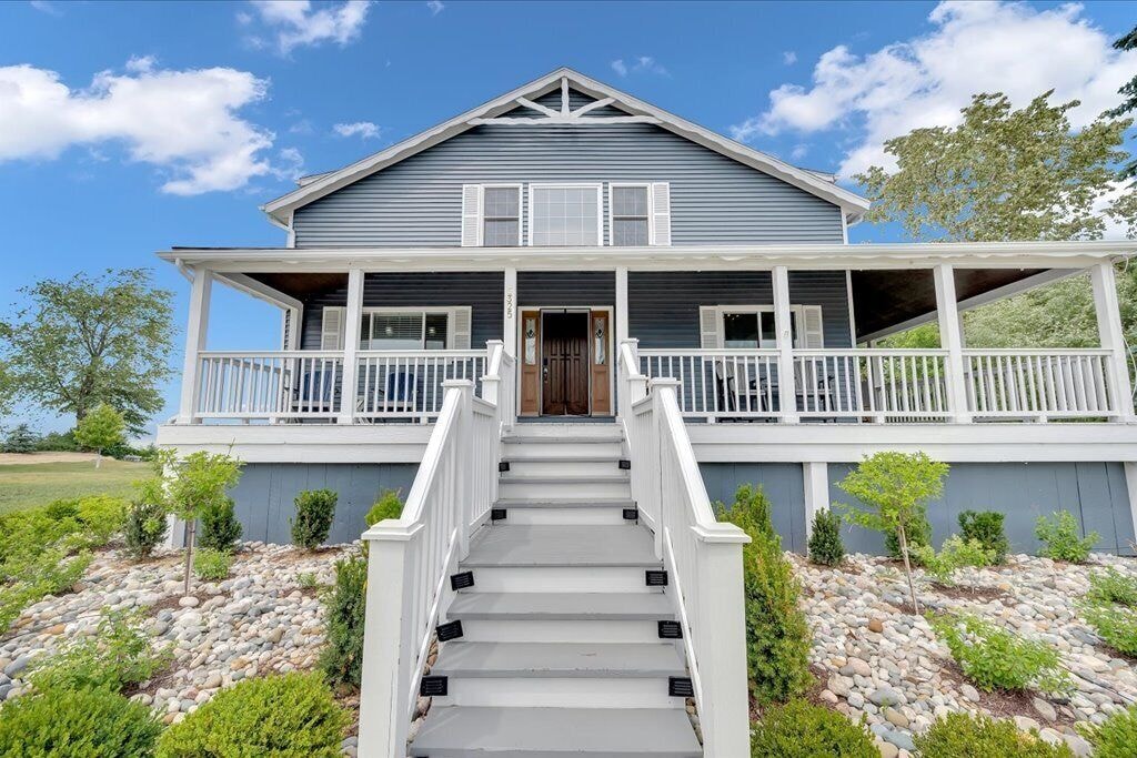 Grindstone Beach House on Lake Huron