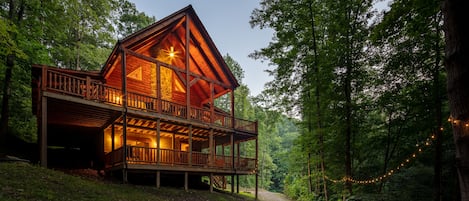 Welcome to Paradise! The cabin rests on serene, secluded land near Ash Cave