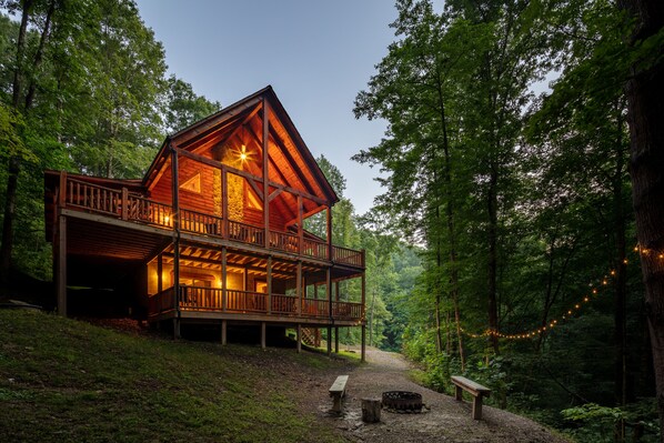 Welcome to Paradise! The cabin rests on serene, secluded land near Ash Cave