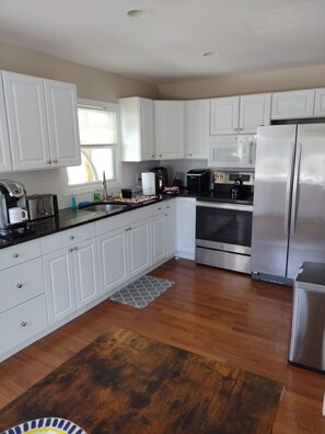 full kitchen