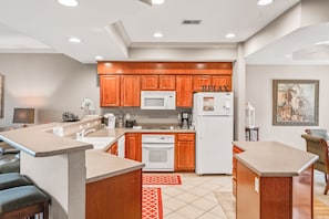 Full Kitchen