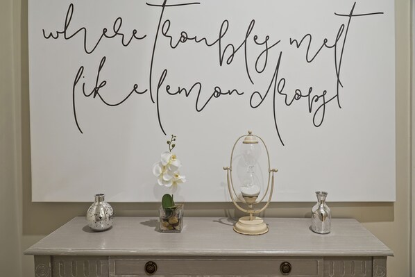 welcome foyer - "where troubles melt like lemon drops"