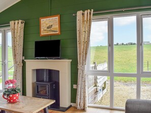 Living area | Buckland Lodge - Whitey Top Lodges, Pentridge