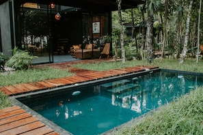 Private pool