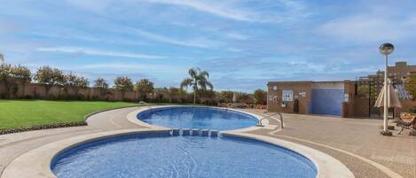 Swimming Pool, Composite Material, Resort, Outdoor Furniture, Leisure Centre, Water Feature, Hotel, Resort Town