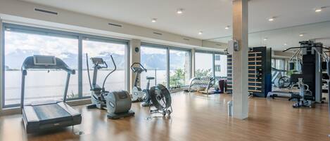 Property, Building, Interior Design, Houseplant, Floor, Real Estate, Flooring, Leisure, Exercise Machine, Condominium