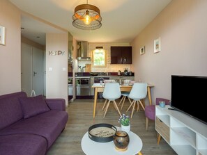 Table, Couch, Property, Furniture, Building, Lighting, Architecture, Interior Design, Living Room, Yellow
