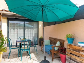 Meubles, Propriété, Confort, Bleu Azur, Bois, Textile, Bâtiment, Design Intérieur, Cadre De Lit, Lit