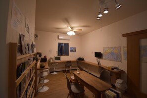 Annex lounge